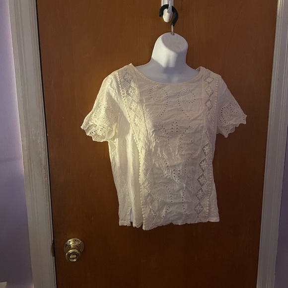 American Eagle Outfitters Lace Embroidered Top 🤍 - Picture 8 of 12